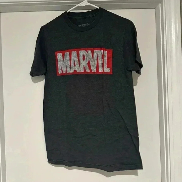 MARVEL Grey T-Shirt - SMALL - Picture 1 of 2